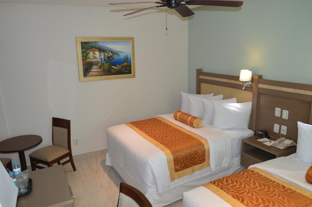 Hotel Villa Magna Poza Rica Bagian luar foto