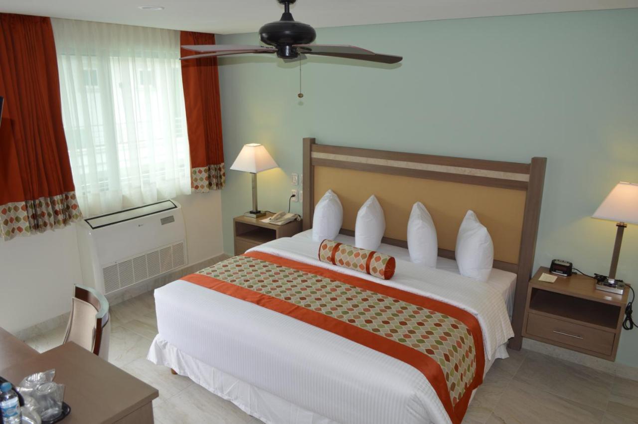 Hotel Villa Magna Poza Rica Bagian luar foto