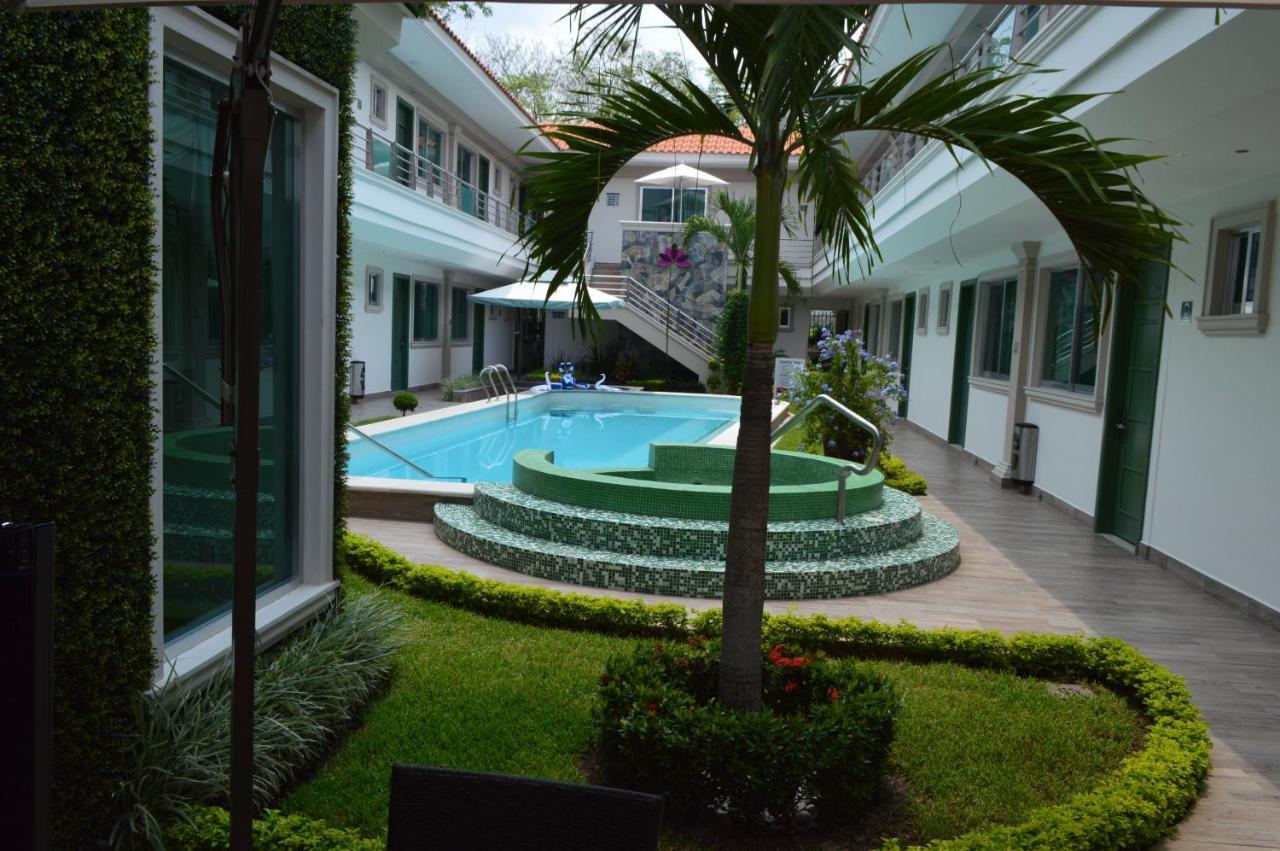 Hotel Villa Magna Poza Rica Bagian luar foto